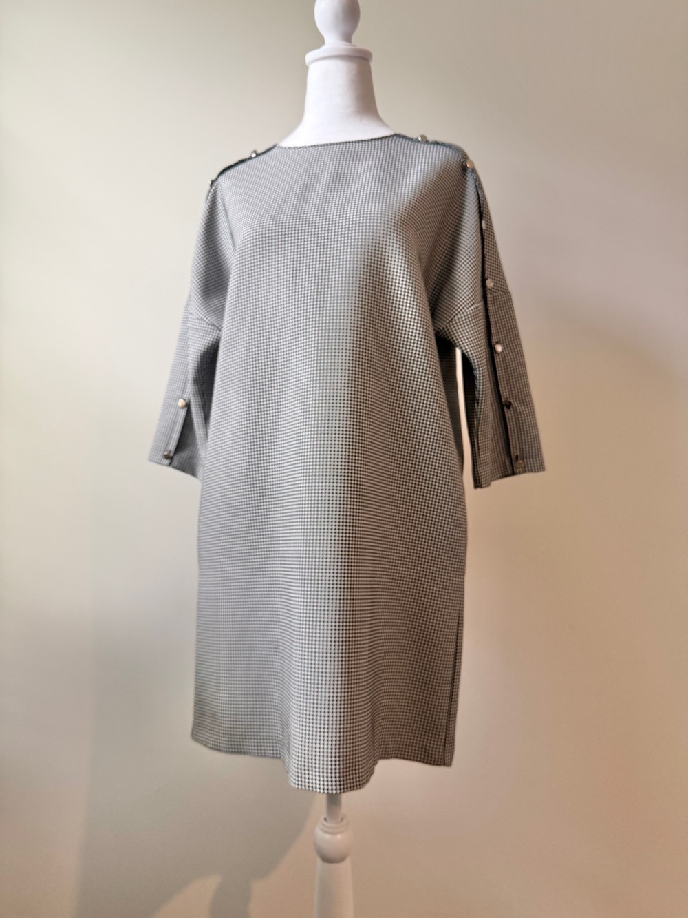 Used in Great  Women's Gray Houndstooth Shift Dress with Silver Button Detail